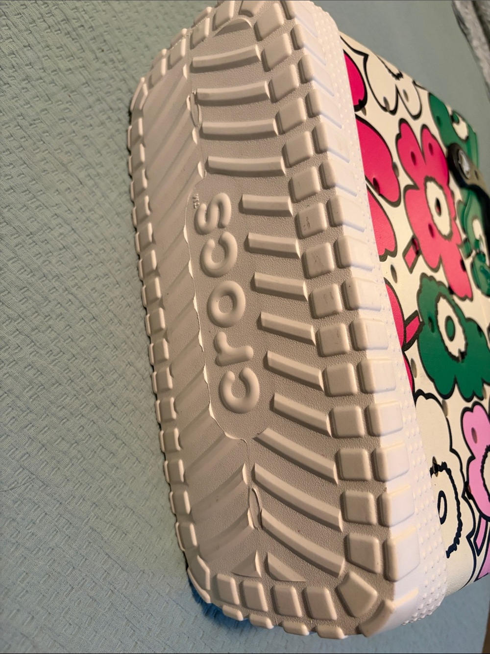 Marimekko x Crocs Unikko Floral Print Tote Bag in Pink, Green & White - Picture 8 of 8